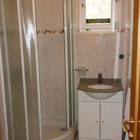 Guest house Pansion Skelin 3*