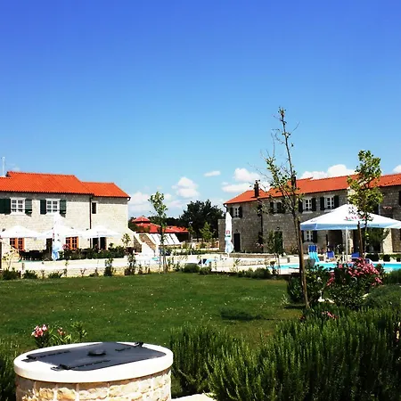 Pansion Skelin 3* Drinovci