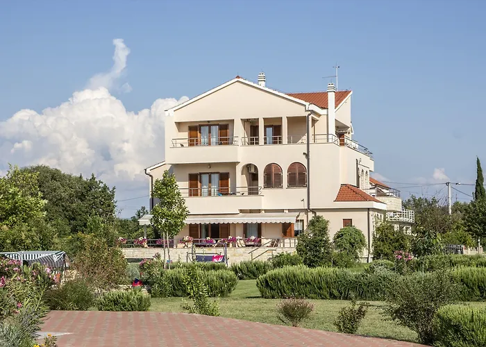 招待所 Pansion Skelin