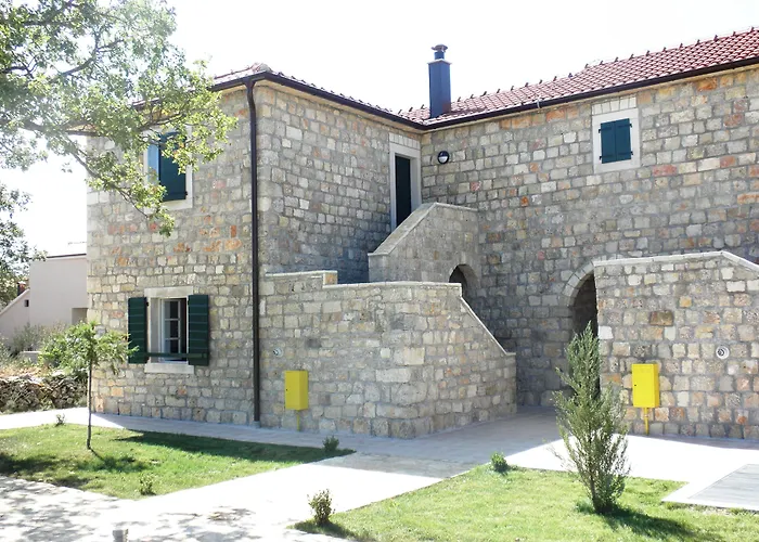 招待所 Pansion Skelin