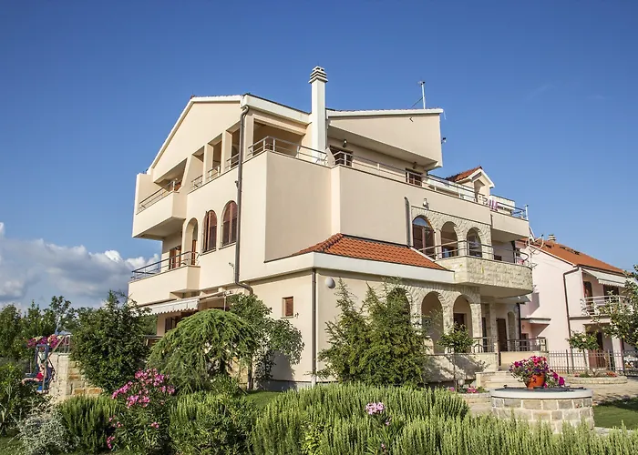 招待所 Pansion Skelin Drinovci